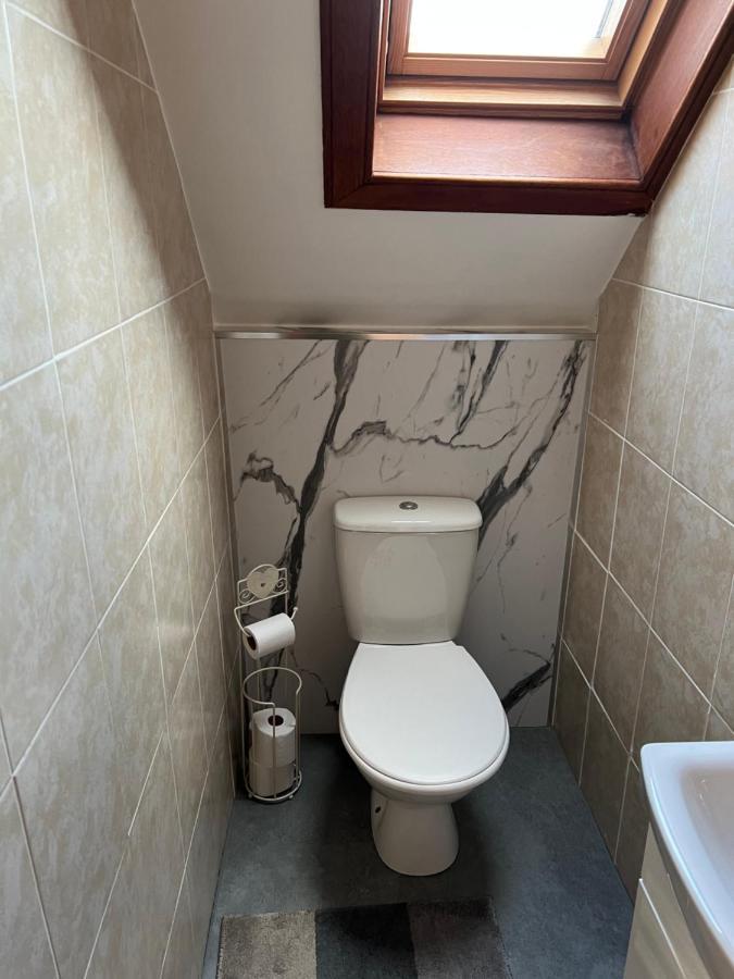 4 Bed Bungalow Near Airport Единбург Екстер'єр фото